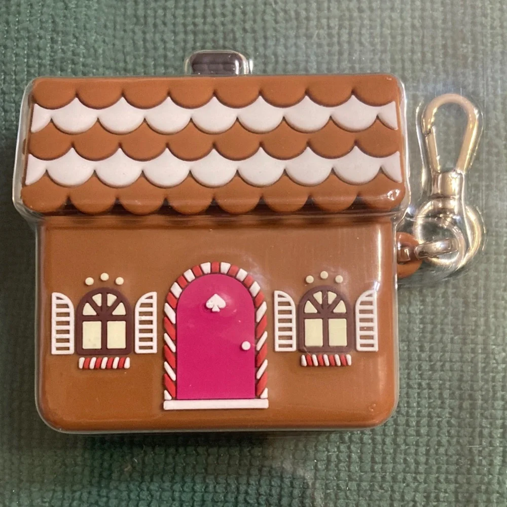 NIB Kate Spade Brown Gingerbread AirPods Case